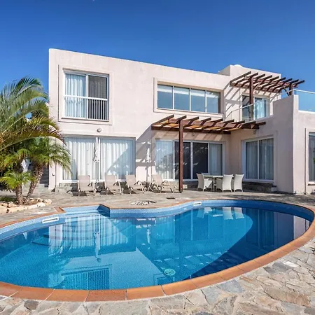 Hilltop Odysseus 44 * Pissoúri